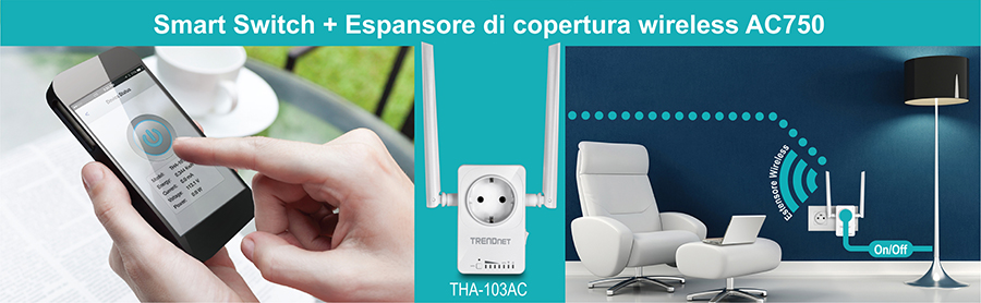 Una persona utilizza uno smartphone per controllare un interruttore intelligente e un extender wireless. Lo schermo dello smartphone mostra un'interfaccia dell'app con un grande pulsante di accensione. Al centro, l'interruttore intelligente THA-103AC con due antenne è collegato a una presa a muro. A destra, una moderna configurazione del soggiorno include una sedia bianca, un tavolino e una lampada da terra collegata all'interruttore intelligente, evidenziando la funzionalità del telecomando.