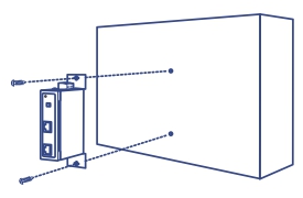 Um diagrama que ilustra o recurso montável na parede de um divisor industrial Gigabit UPoE. O divisor é mostrado sendo fixado a uma parede usando parafusos, com suportes nas laterais do divisor para montagem segura. A imagem enfatiza como o divisor pode ser facilmente montado em uma superfície vertical.